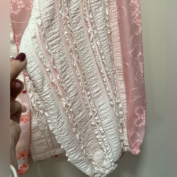 POL Mixed Fabric Floral Pink & White Button-Up Shirt - Picture 2 of 4